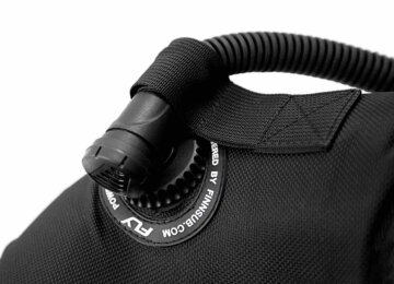 Kridlo-FINNSUB-FLY-16H-COMFORT-SET-upevneni-inflator.jpg
